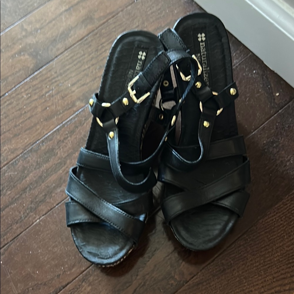 Naturalizer Black Strappy Sandals